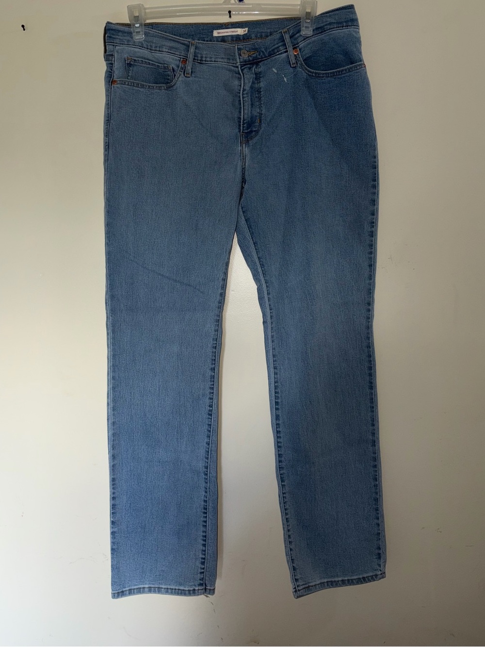 Levi's 314 shaping straight jeans women’s size 34X32 light wash denim high-rise